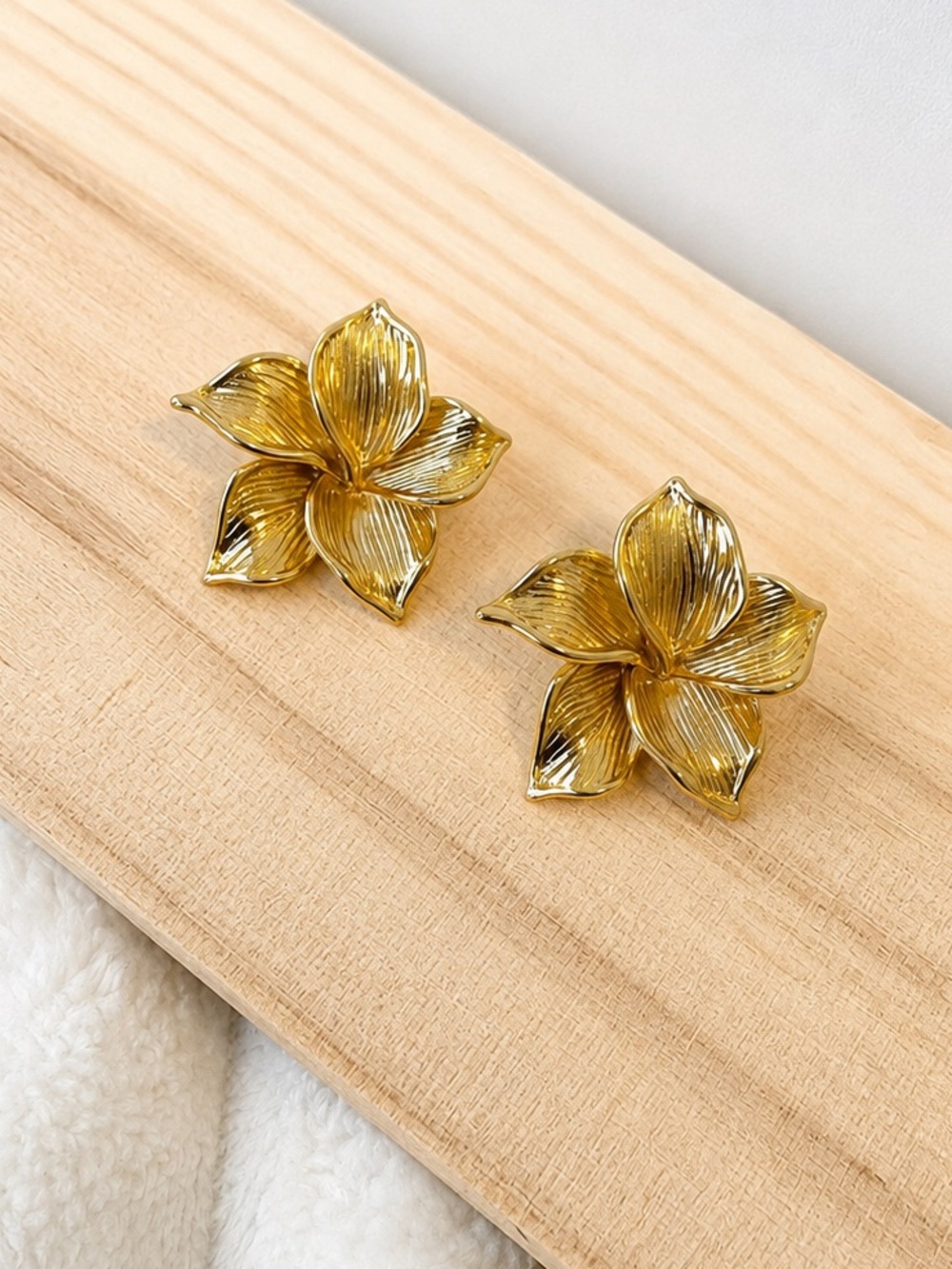 Gold Floral Petal Stud Stainless Steel Earrings for Women - Elegant Botanical